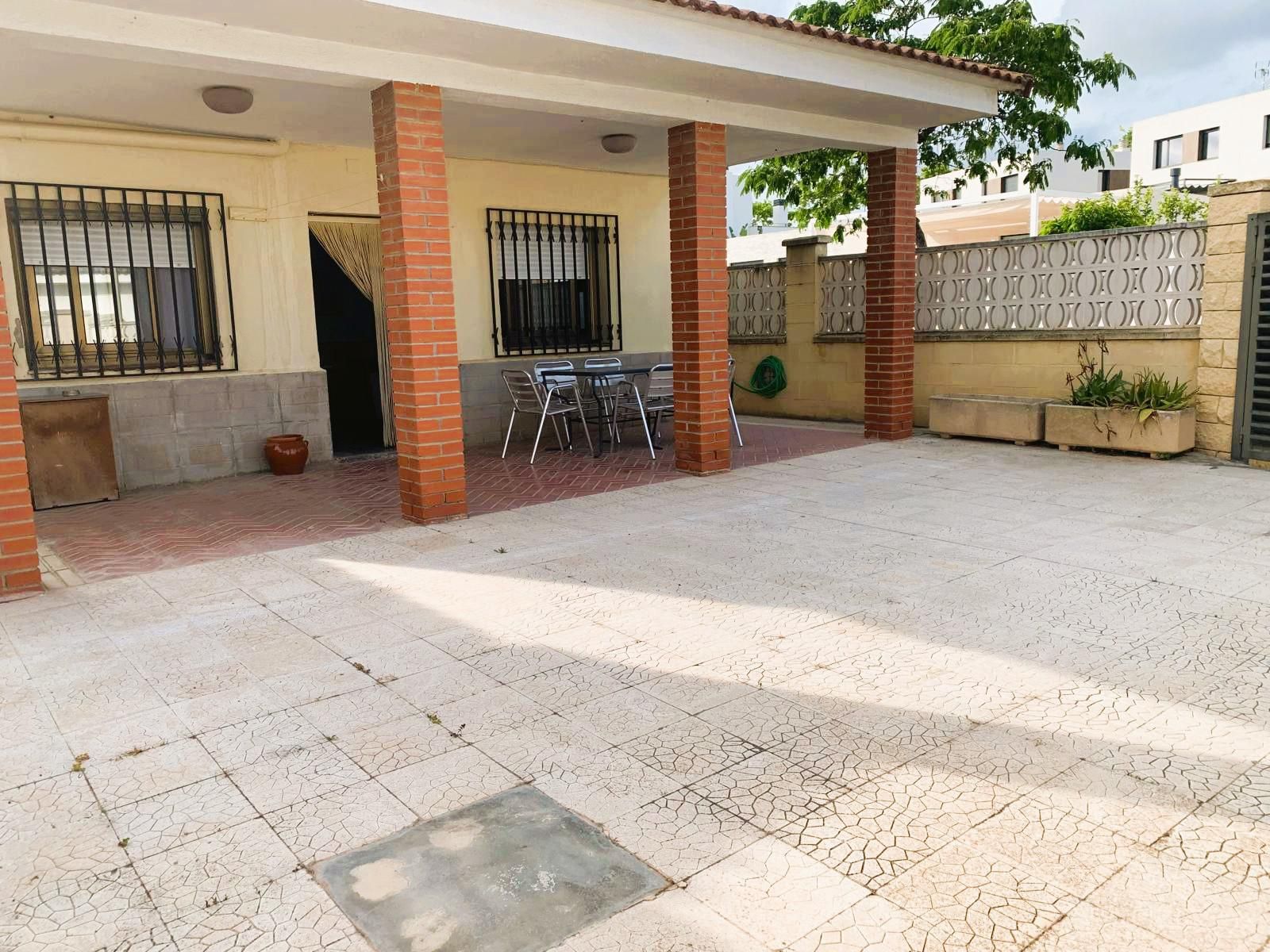 Terrace of House or chalet for sale in Vilanova i la Geltrú  with Heating