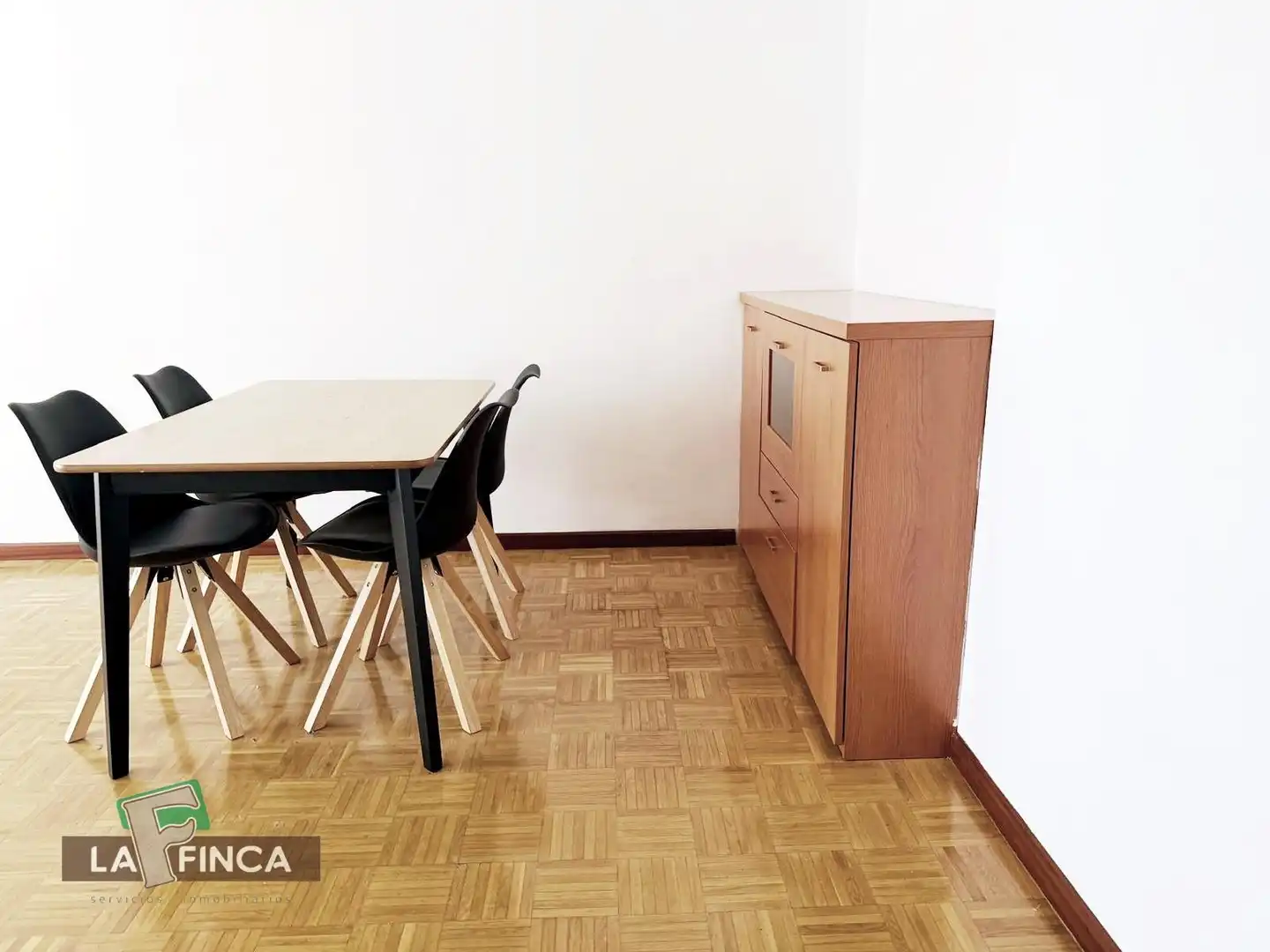 Dining room of Flat for rent in Oviedo   with Heating, Parquet flooring and Terrace
