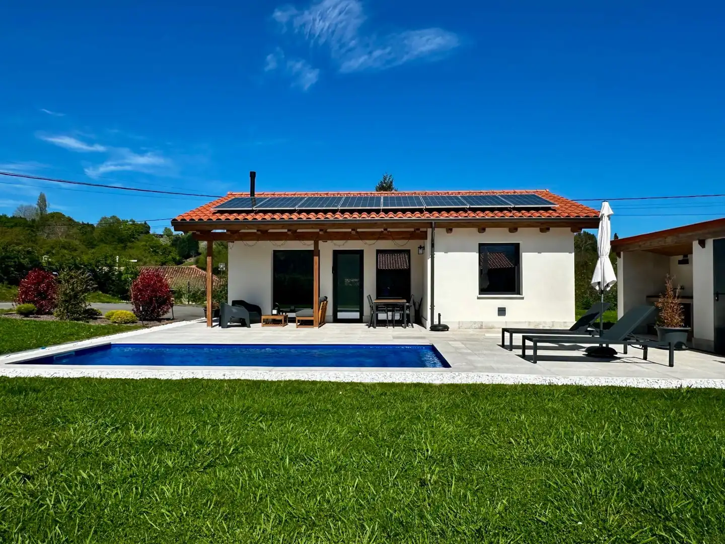 Piscina de Casa o chalet en venta en Ribadesella con Aire acondicionado, Calefacción y Jardín privado