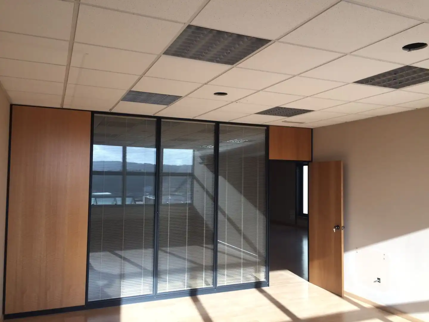 Oficina en venda en A Coruña Capital  amb Aire condicionat, Calefacció i Terrassa