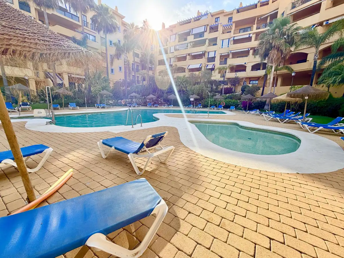 Piscina de Piso en venta en Marbella con Aire acondicionado y Terraza