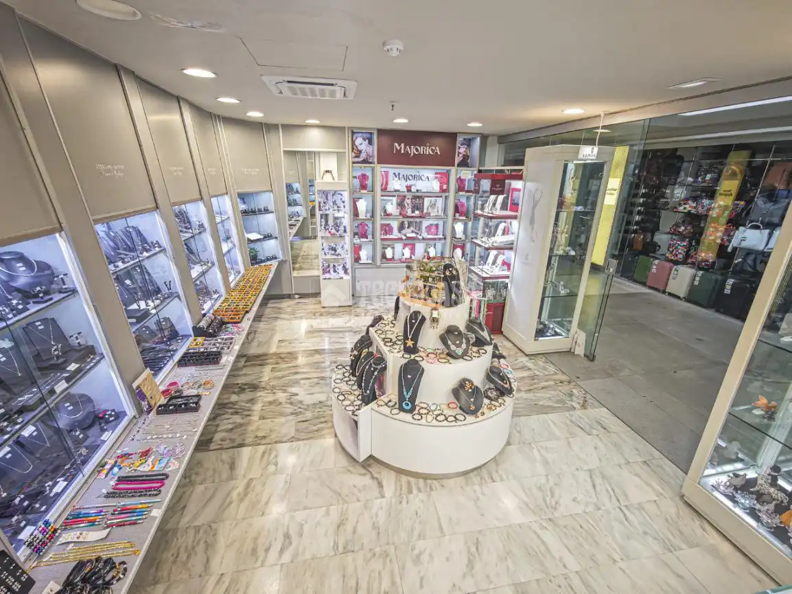 Commercial properties for sale in Arona  with Air Conditioner, Furnished and Alarm