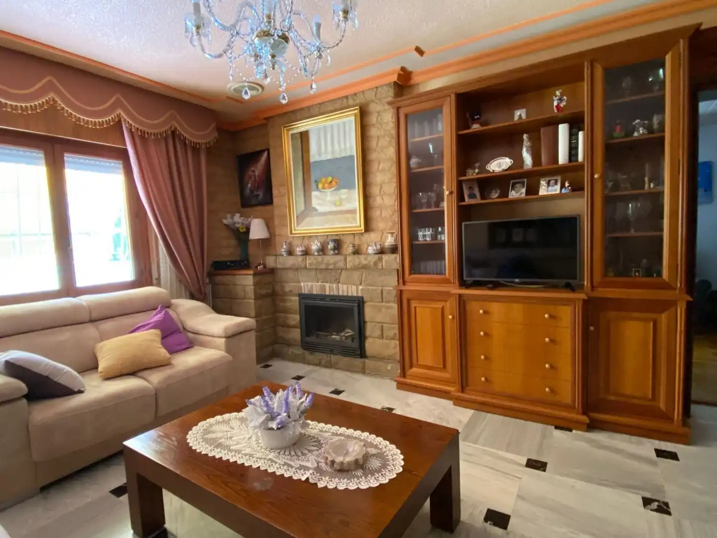 Sala de estar de Casa o chalet en venta en La Nucia con Aire acondicionado, Calefacción y Jardín privado