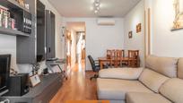 Living room of Flat for sale in  Madrid Capital