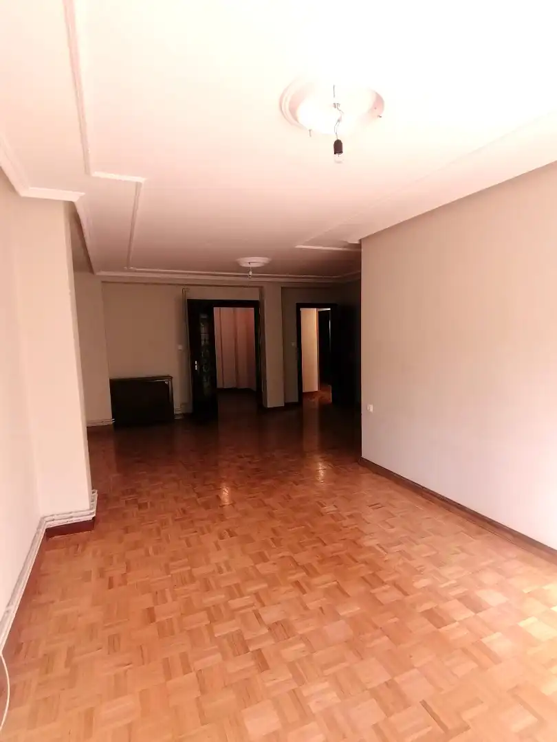 Wohnung zur Miete in Gijón  mit Heizung, Parkett und Terrasse