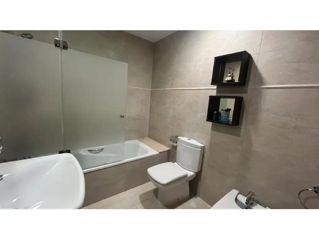 Badezimmer von Wohnung zum Verkauf in Tossa de Mar mit Klimaanlage, Terrasse und Schwimmbad