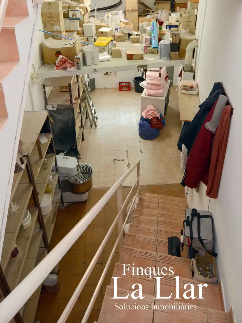 Commercial properties for sale in d'Ernest Lluch, Torrent Ballester
