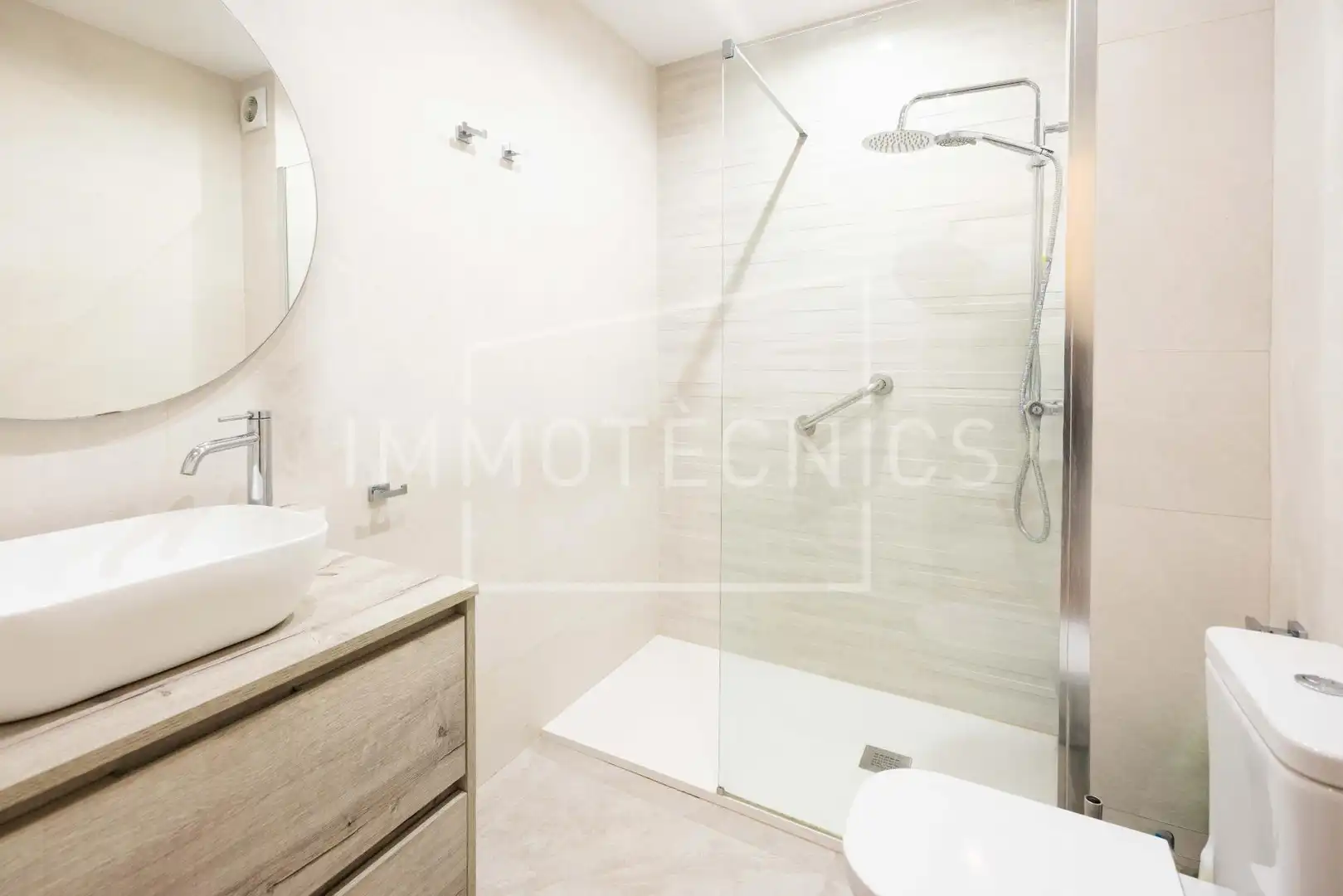 Badezimmer von Maisonette zum Verkauf in Caldes d'Estrac mit Klimaanlage, Heizung und Privatgarten
