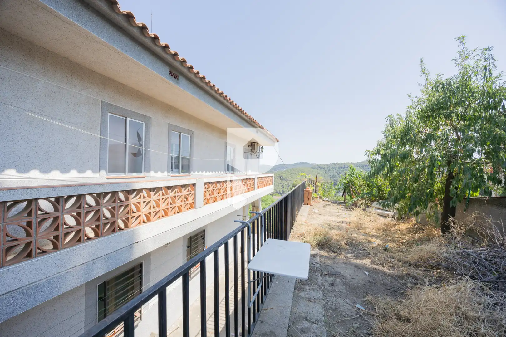 Vista exterior de Casa o xalet en venda en Sant Andreu de la Barca amb Aire condicionat, Calefacció i Jardí privat
