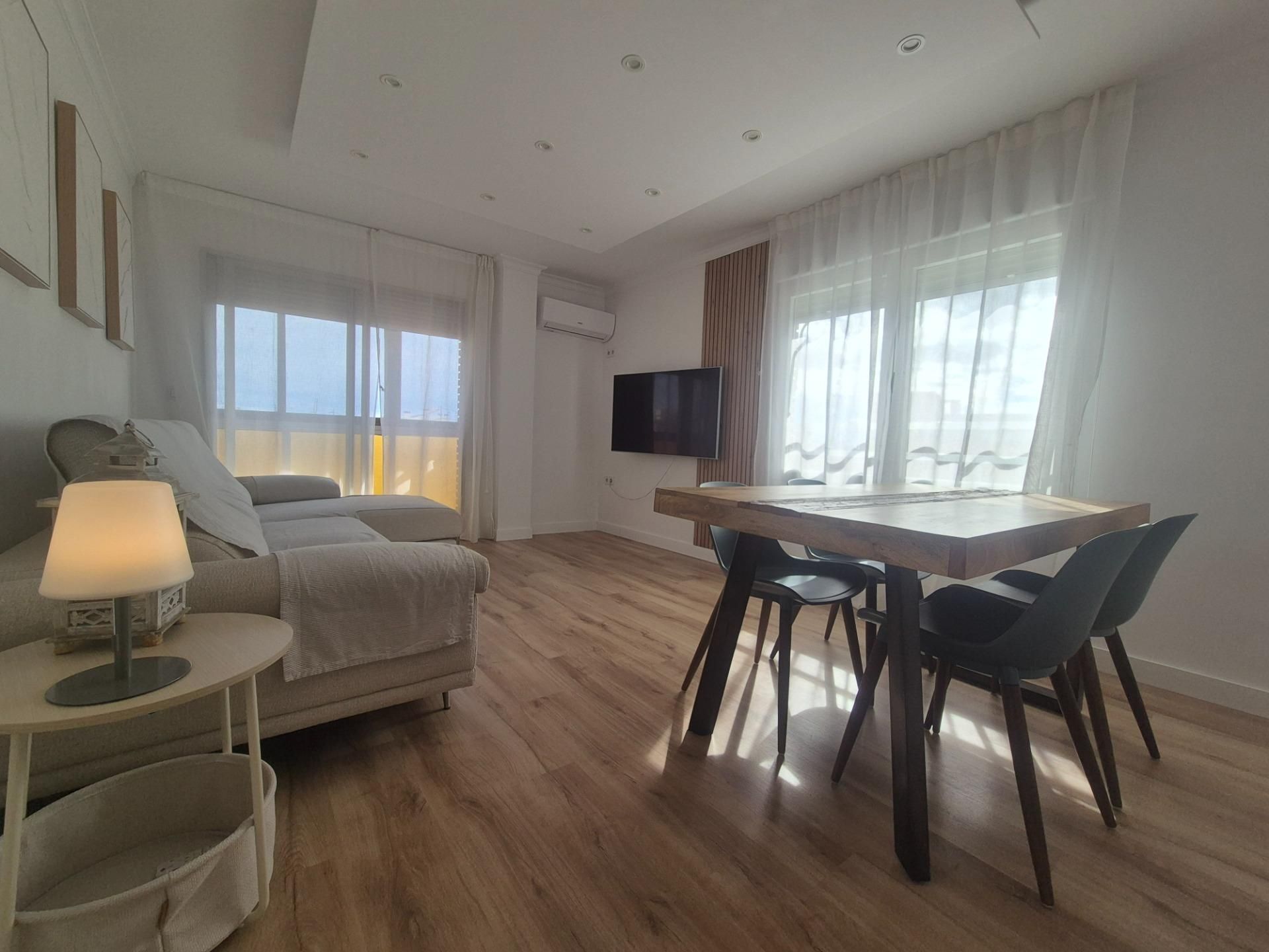 Sala de estar de Piso de alquiler en  Valencia Capital con Aire acondicionado, Parquet y Amueblado