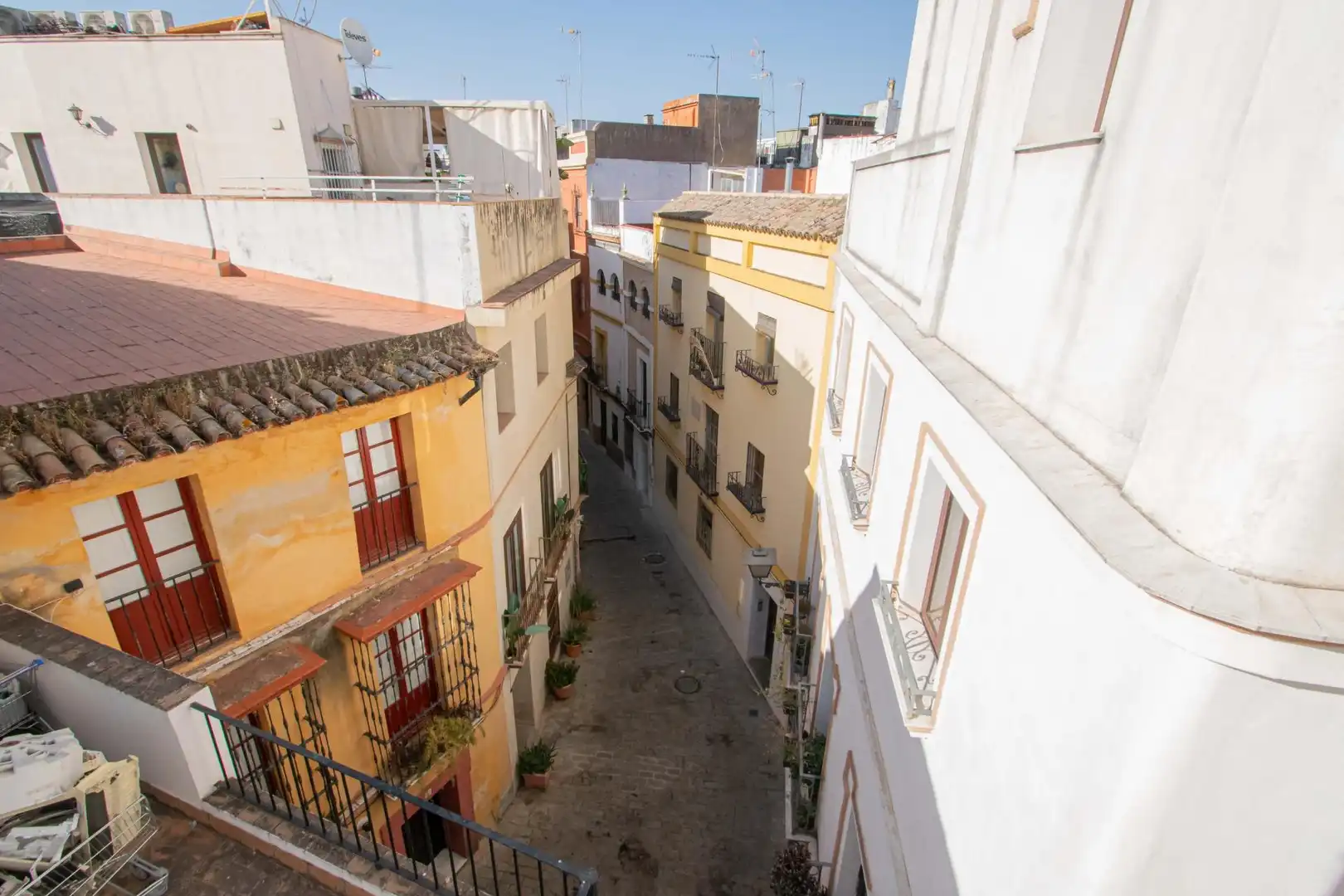 Vista exterior de Pis en venda en Sevilla amb Aire condicionat