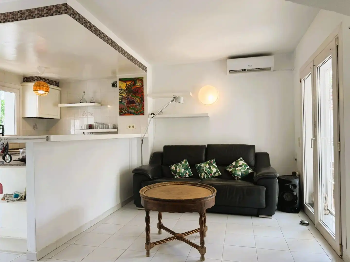 Wohnzimmer von Einfamilien-Reihenhaus zum Verkauf in Dénia mit Klimaanlage, Privatgarten und Terrasse