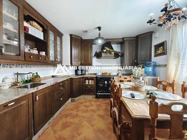 Casa adosada en Venta en Universidad - Hospital