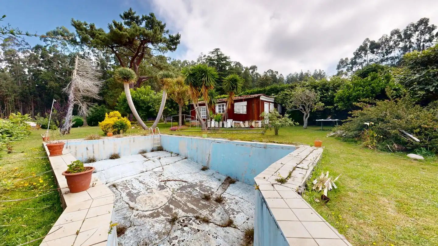Swimming pool of Residential for sale in Oleiros