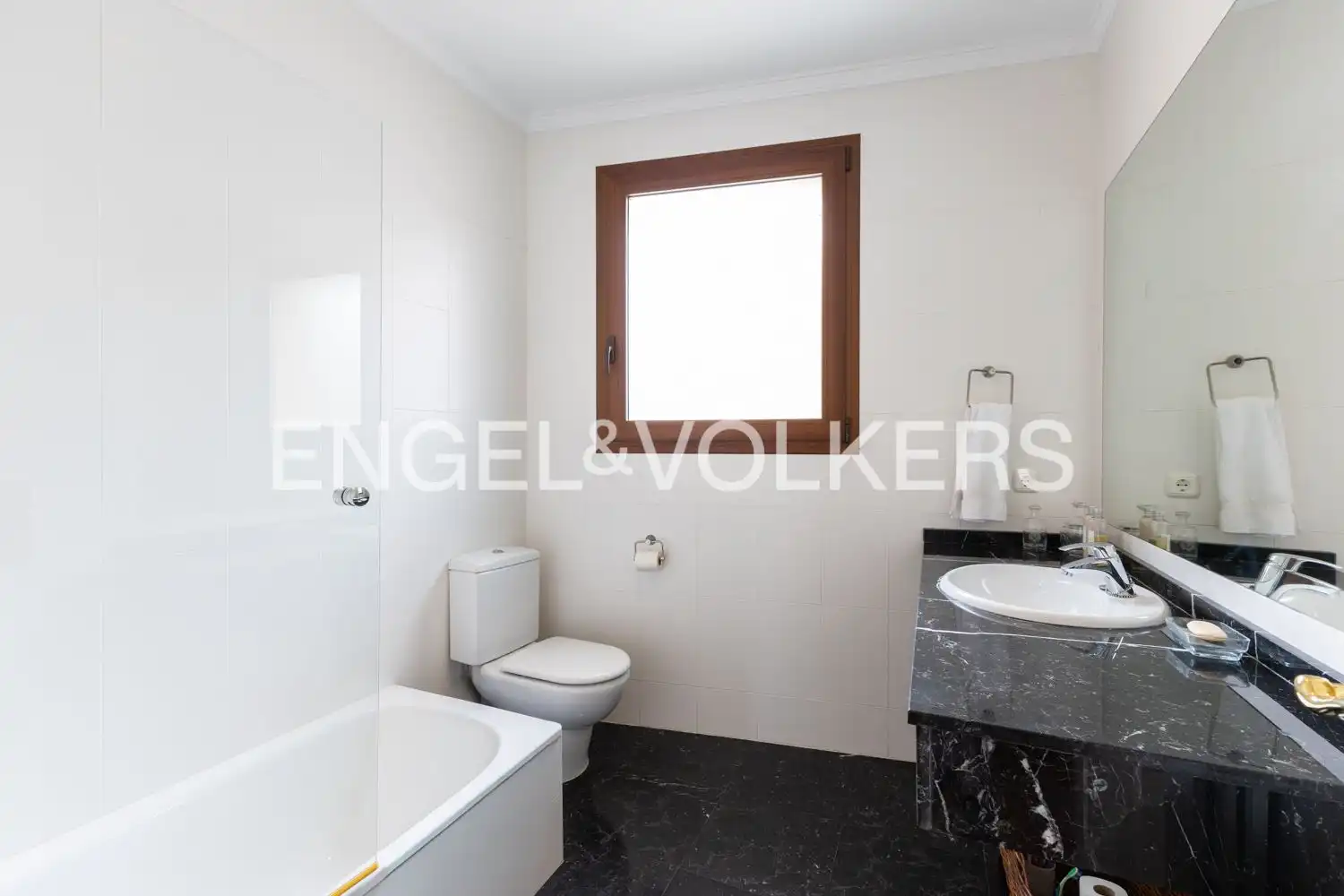 Bathroom of Houses for sale in Faura  with Air Conditioner, Heating and Private garden