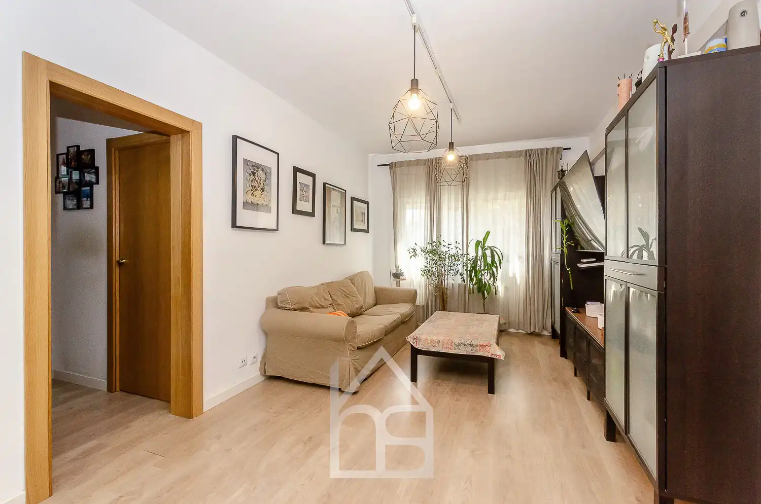 Living room of Flat for sale in Cornellà de Llobregat  with Air Conditioner, Heating and Parquet flooring