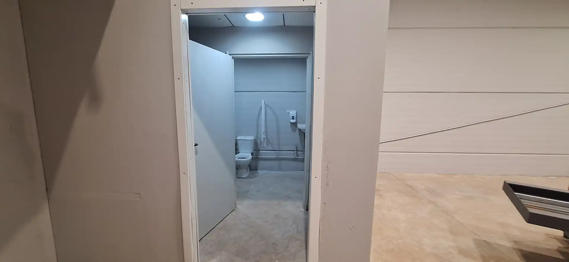 Baño de Nave industrial de alquiler en Massanassa