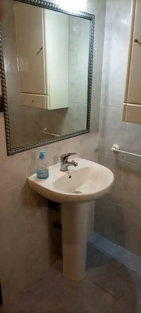 Baño de Piso para compartir en Dos Hermanas con Aire acondicionado, Amueblado y Horno