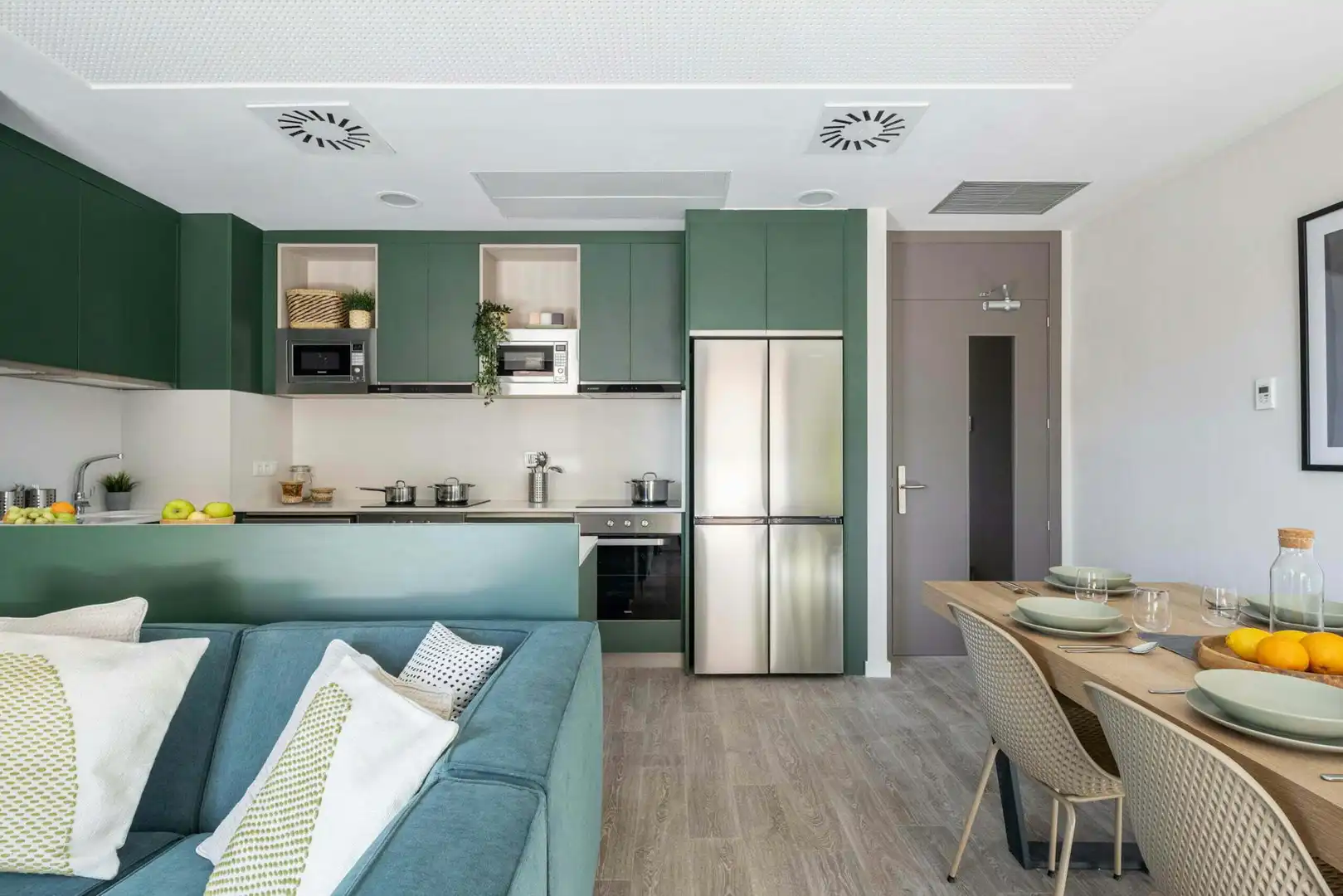 Kitchen of Flat for share in Sevilla  with Air Conditioner, Heating and Furnished
