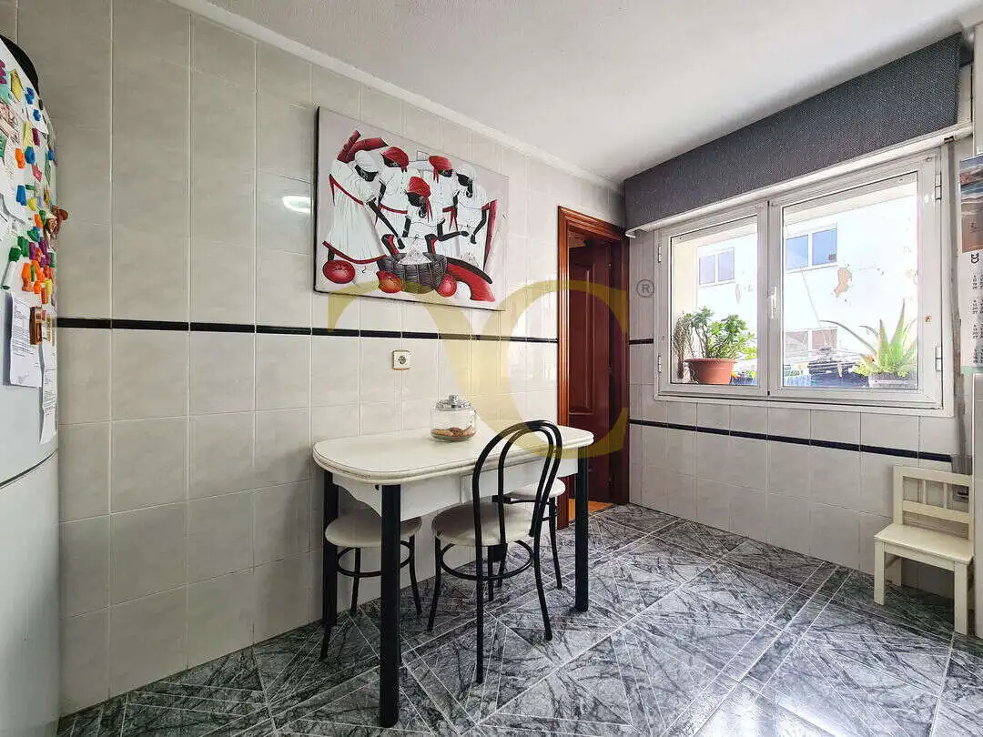 Vista exterior de Piso en venta en Gijón  con Calefacción