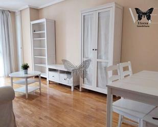 Bedroom of Flat to rent in Oviedo 