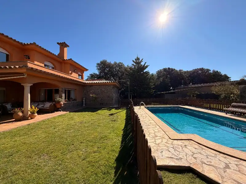 Garden of Houses for sale in Mont-ras  with Air Conditioner, Heating and Private garden