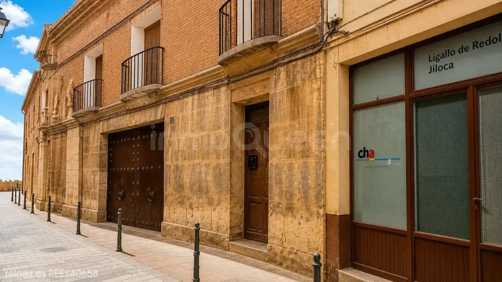 Vista exterior de Casa o xalet en venda en Calamocha amb Calefacció, Jardí privat i Terrassa