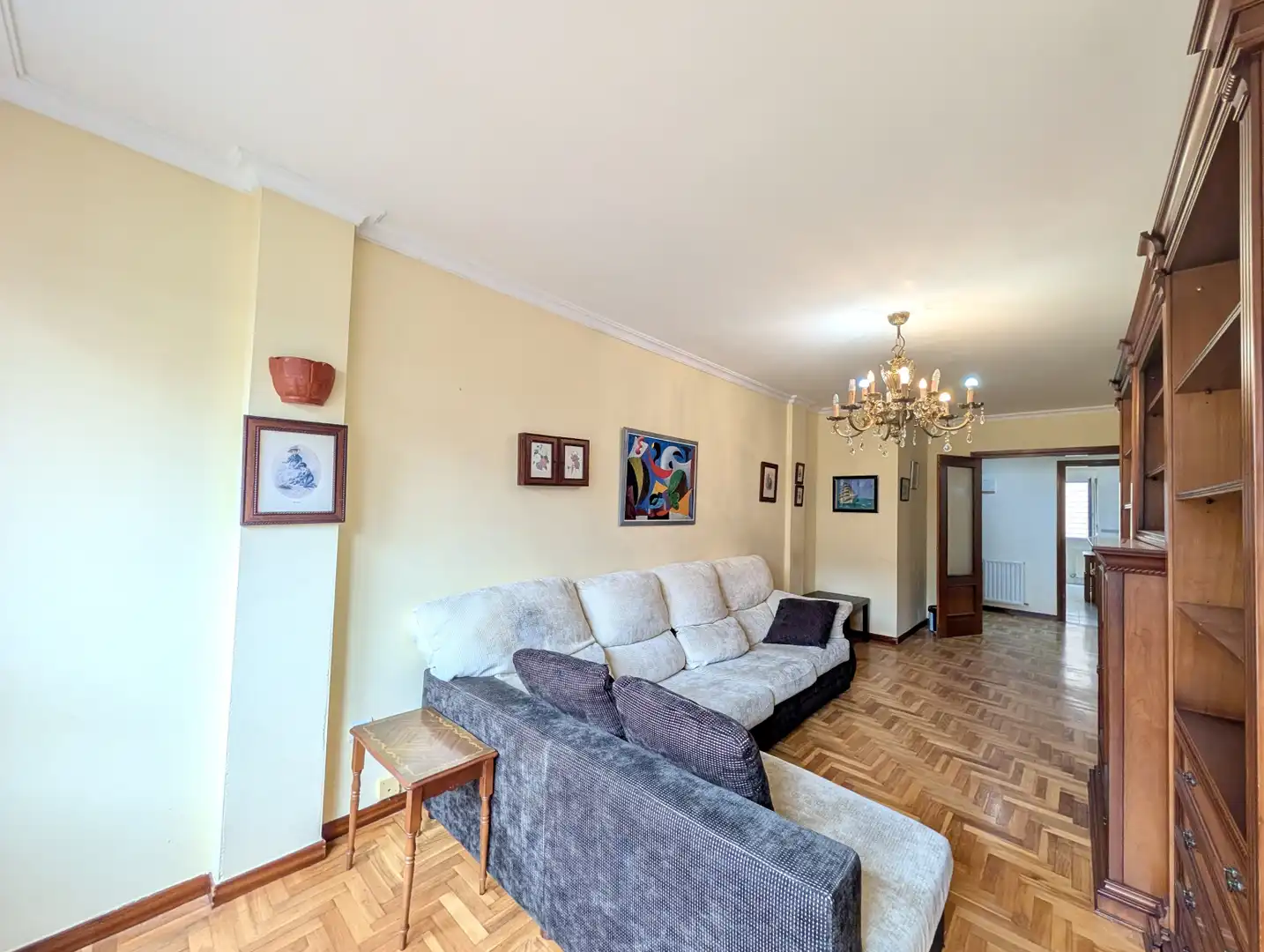 Sala d'estar de Pis de lloguer en Gijón  amb Calefacció