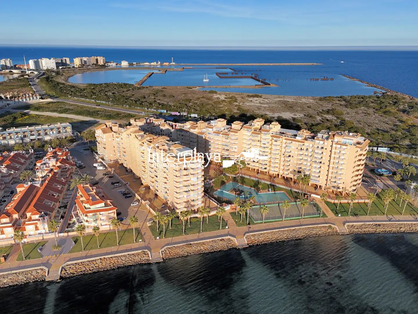 Maisonette zum Verkauf in La Manga del Mar Menor mit Klimaanlage, Möbliert und Gemeinschaftspool