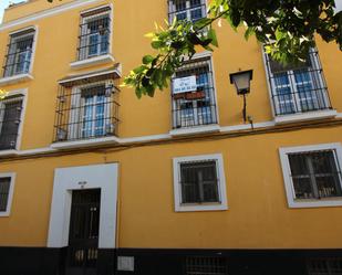 Vista exterior de Pis de lloguer en  Sevilla Capital amb Aire condicionat i Balcó