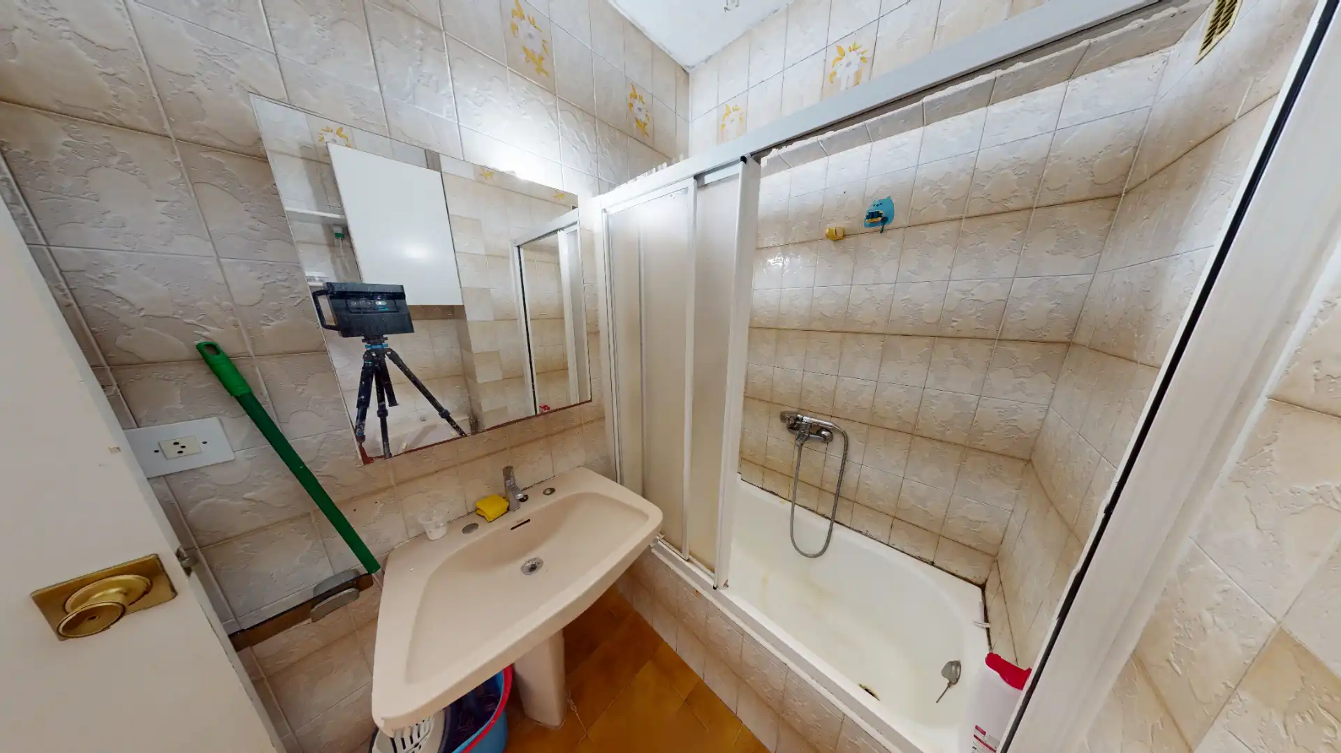 Baño de Piso en venta en Alicante / Alacant con Amueblado y Balcón