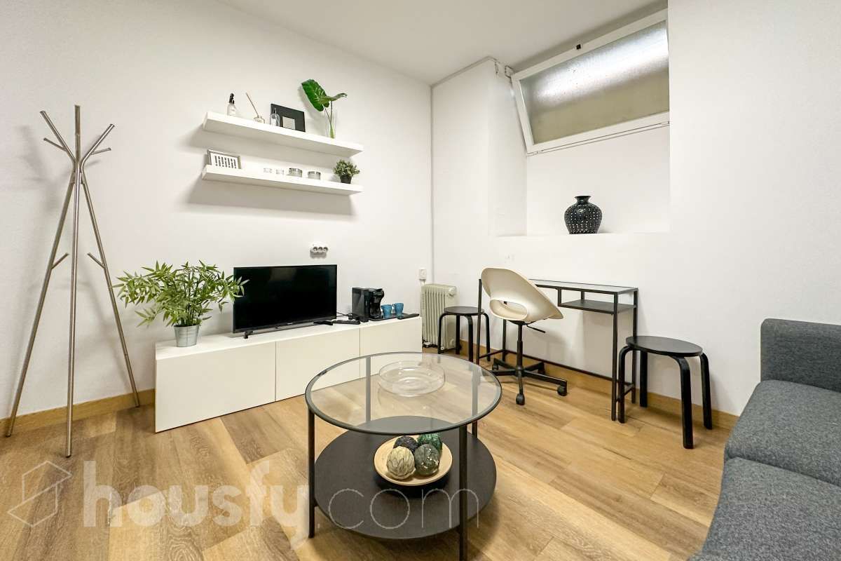 Sala d'estar de Planta baixa en venda en  Madrid Capital amb Traster i Moblat