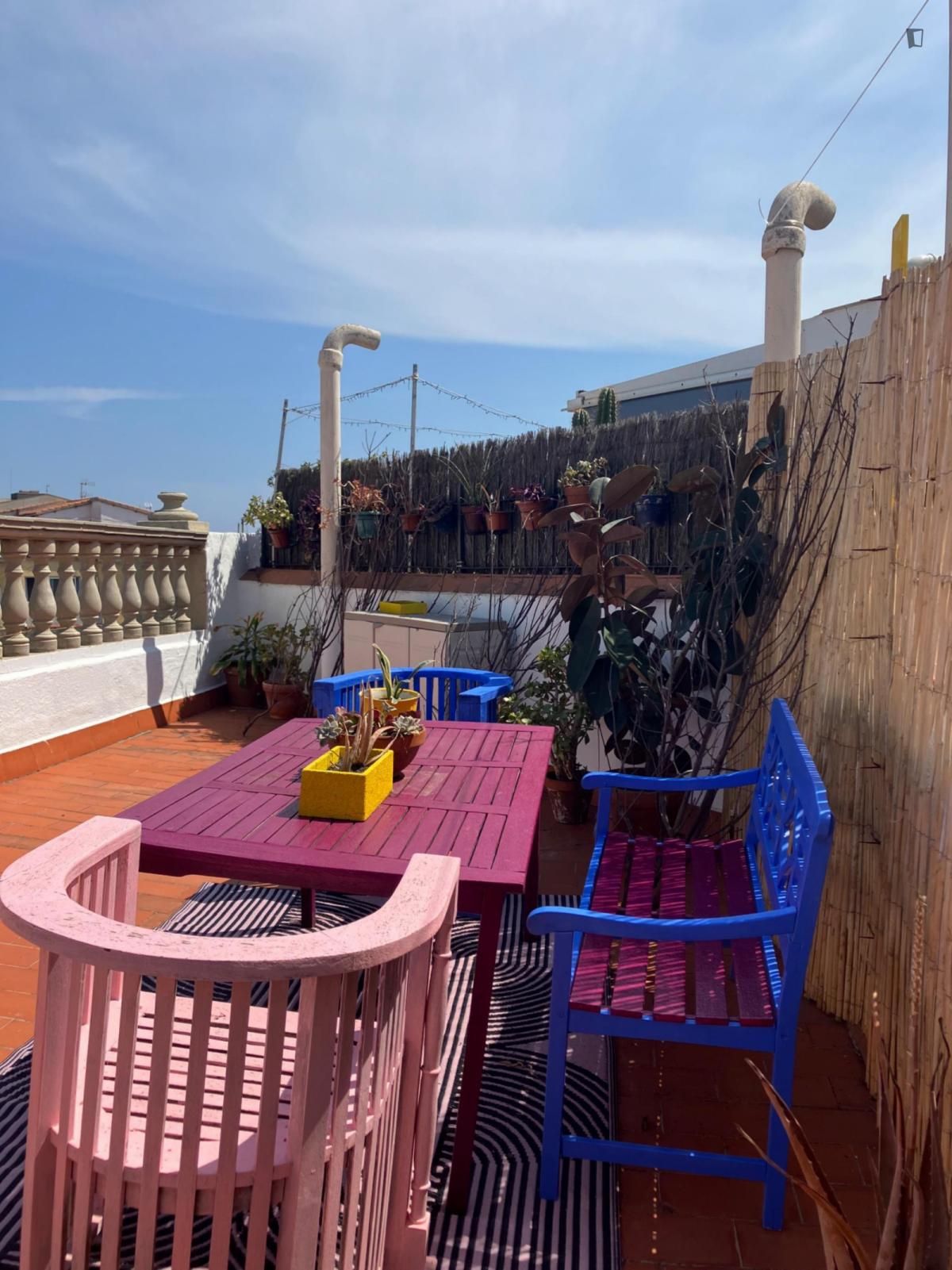 Apartment to share in Fort Pienc
