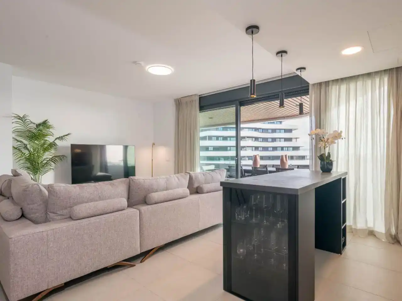 Sala d'estar de Pis en venda en Torremolinos amb Aire condicionat, Piscina i Balcó
