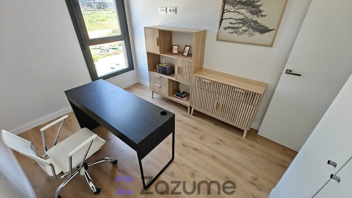 Flat for rent in Sevilla  with Air Conditioner, Private garden and Parquet flooring