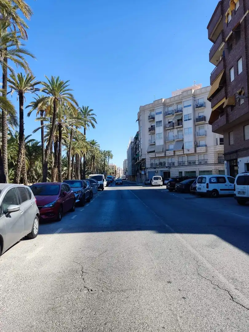 Vista exterior de Local en venda en Elche / Elx
