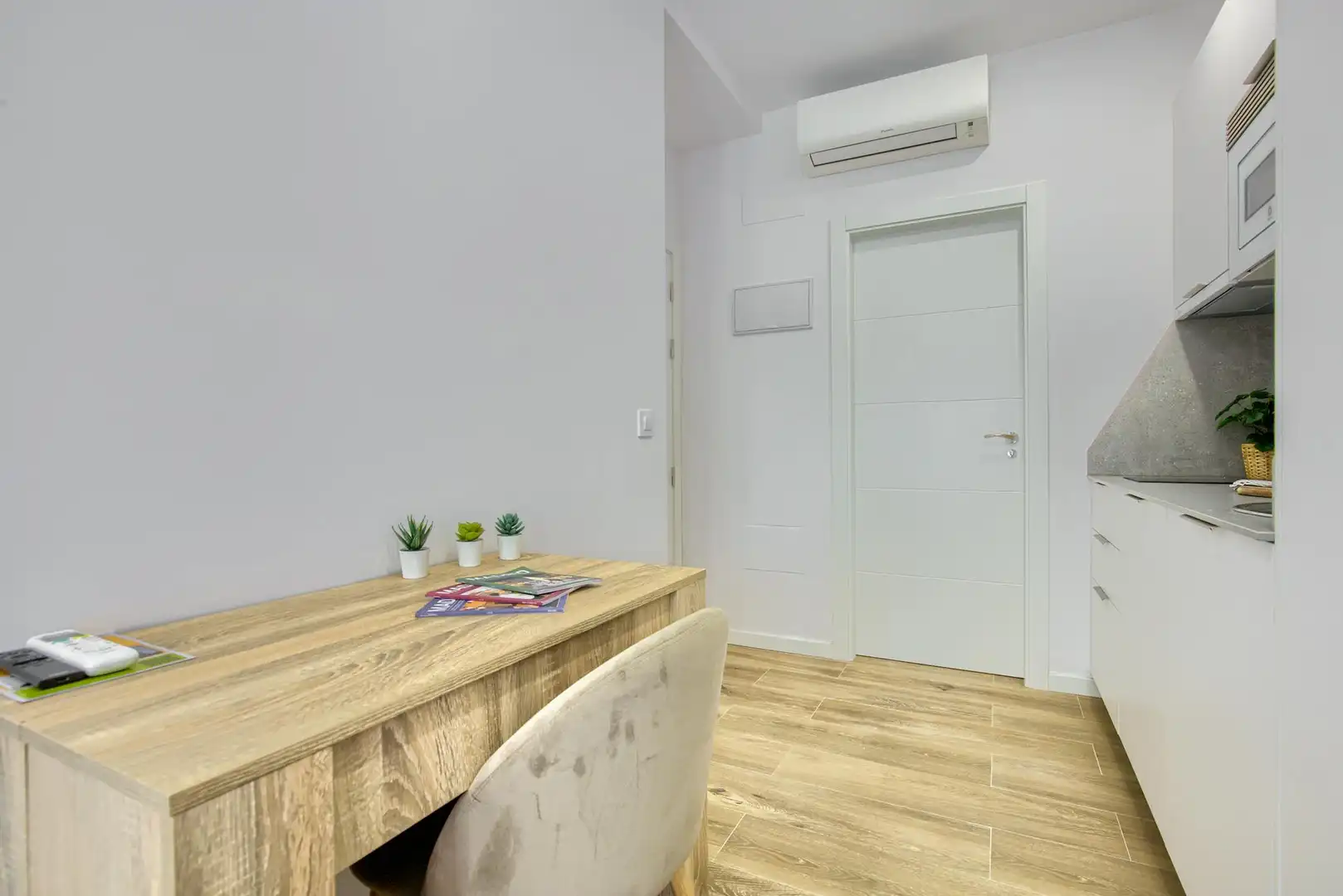 Schlafzimmer von Wohnung zur Miete in Madrid mit Klimaanlage, Heizung und Privatgarten