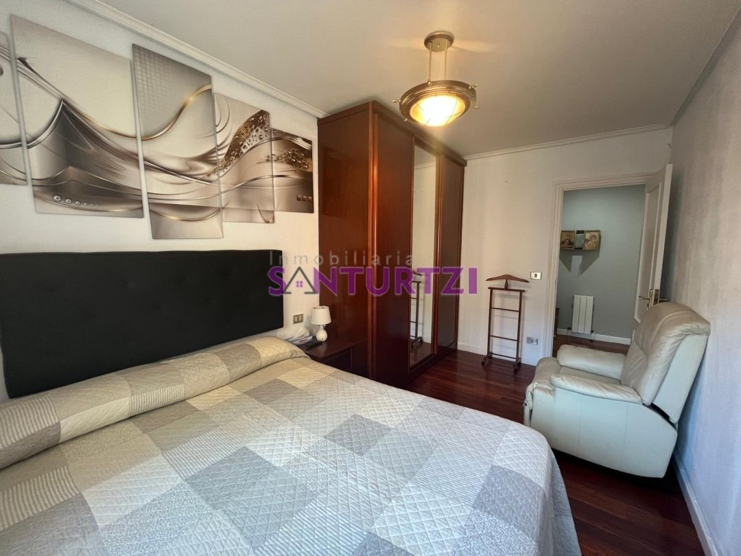 Bedroom of Flat to rent in Santurtzi   with Heating