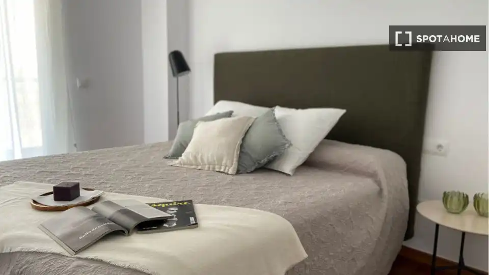 Room in Montañar - El Arenal