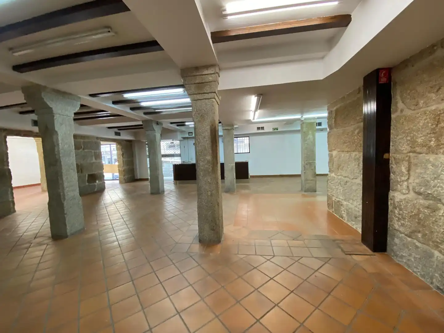 Local de alquiler en Ourense Capital  con Calefacción, Terraza y Amueblado