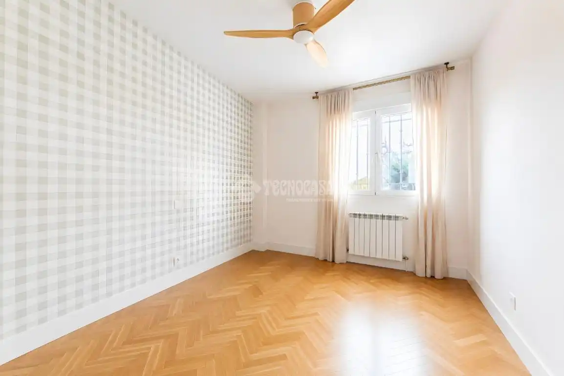 Habitación de Piso en venta en Torrelodones con Calefacción, Terraza y Piscina comunitaria