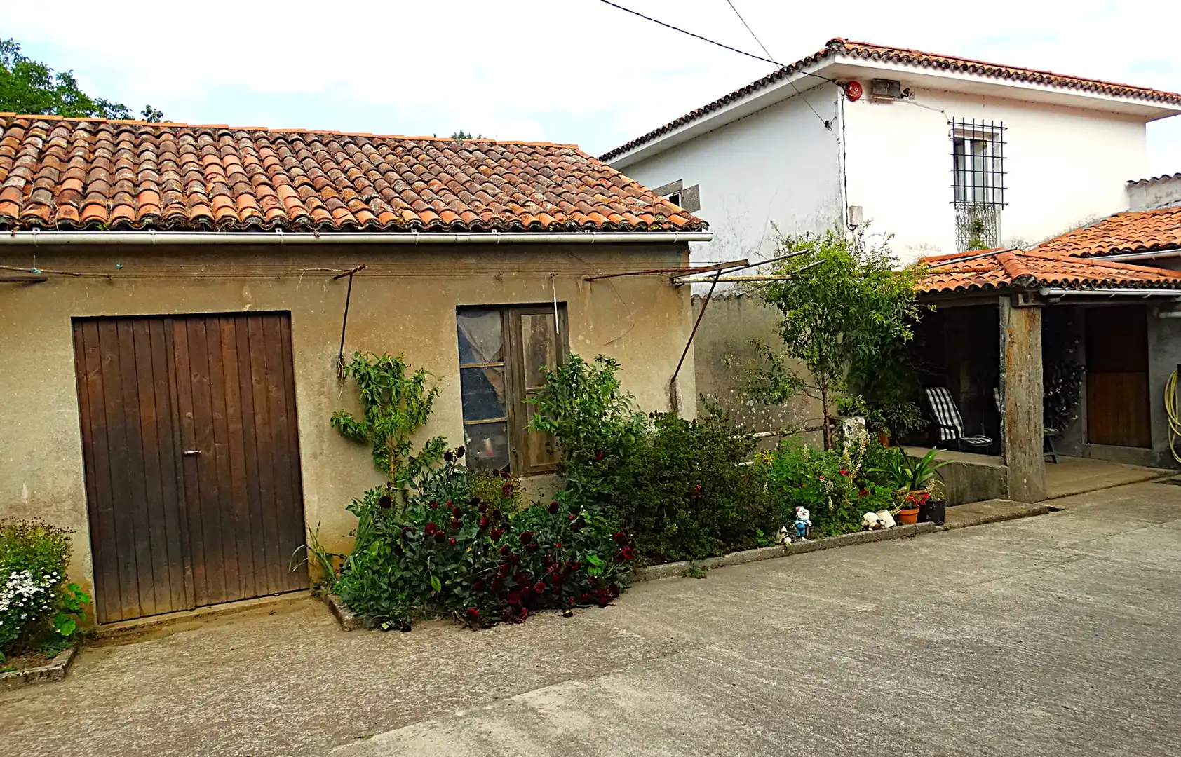 Vista exterior de Finca rústica en venda en Narón amb Calefacció, Jardí privat i Parquet