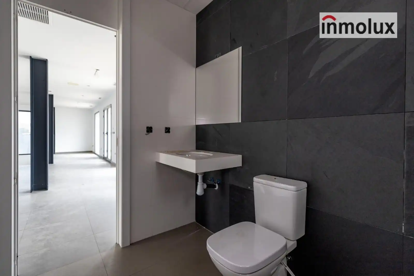 Baño de Nave industrial de alquiler en Alicante / Alacant