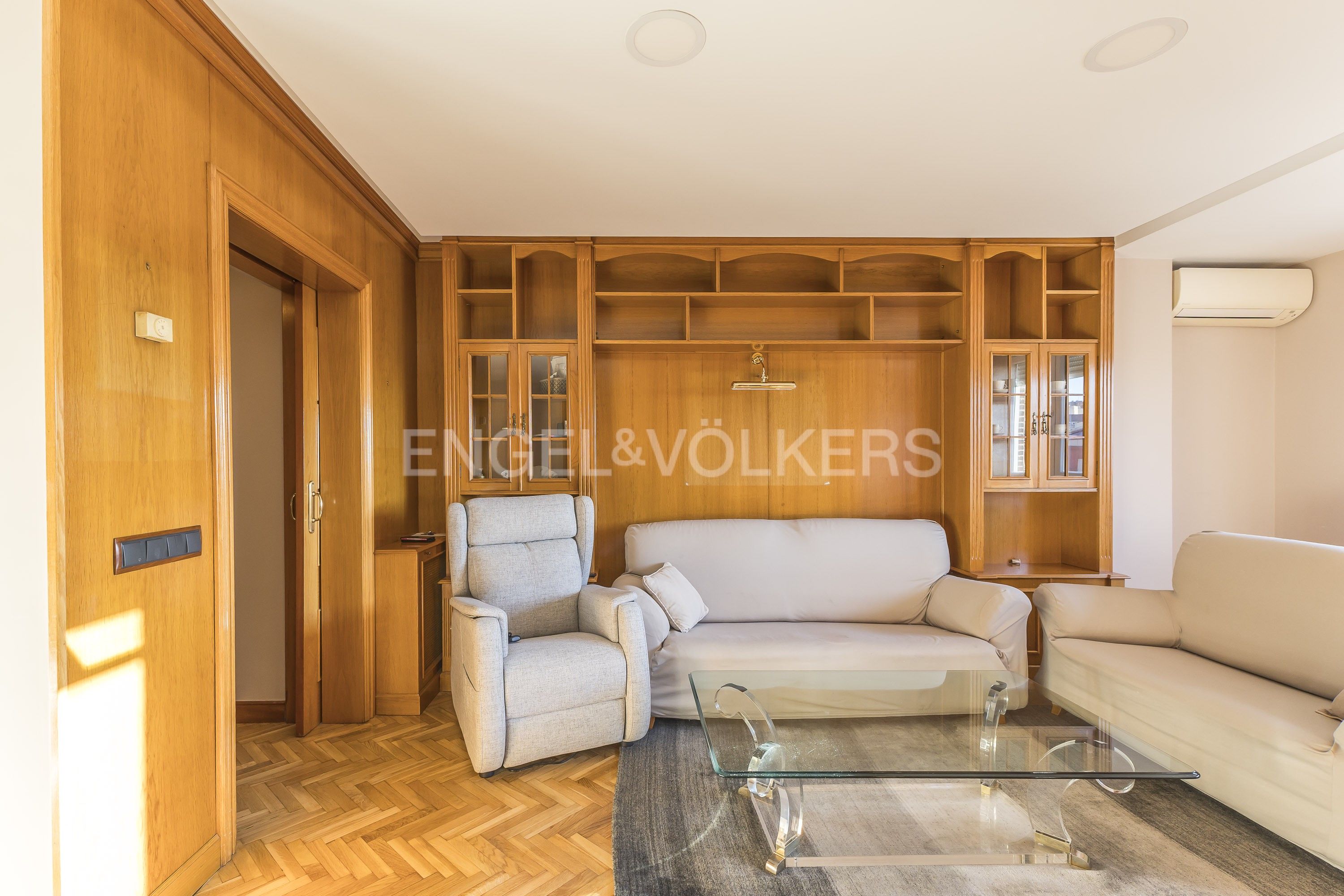 Living room of Apartment for sale in  Madrid Capital  with Air Conditioner, Heating and Private garden