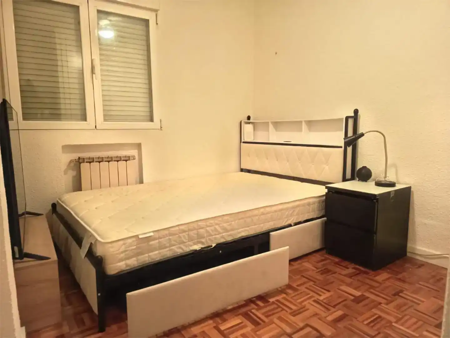 Bedroom of Flat for share in Centro