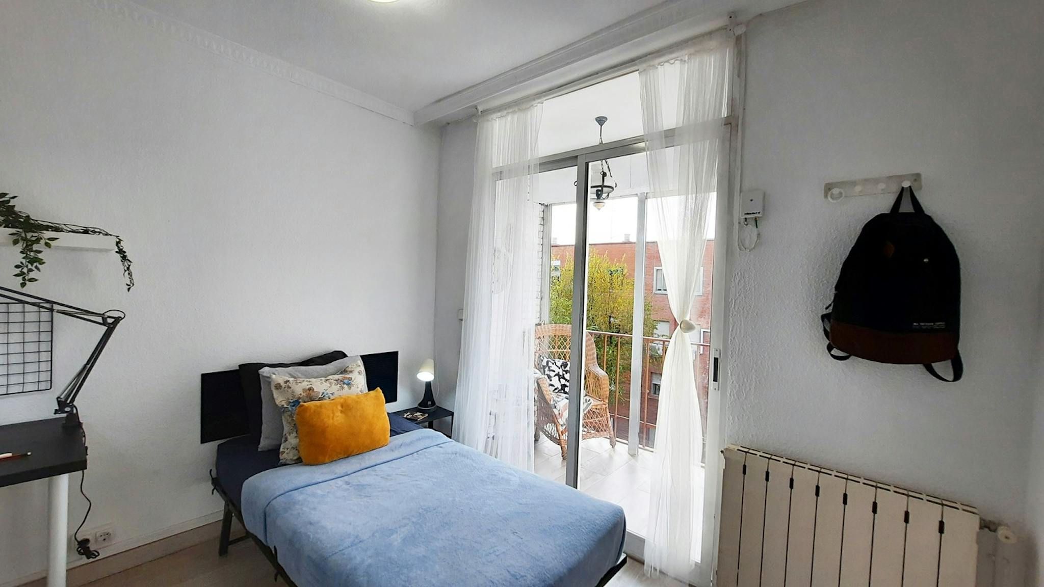 Bedroom of Flat to share in  Madrid Capital  with Heating, Furnished and Washing machine