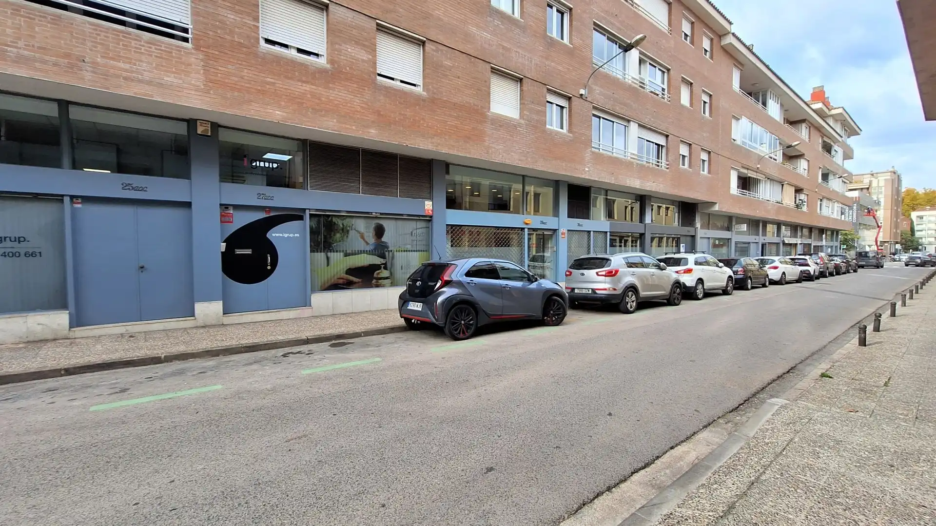 Außenansicht von Geschaftsraum zum Verkauf in Girona mit Klimaanlage