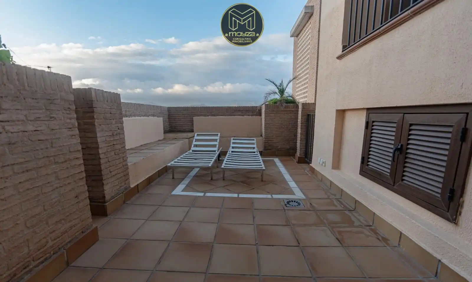 Terrasse von Dachboden zur Miete in Estepona