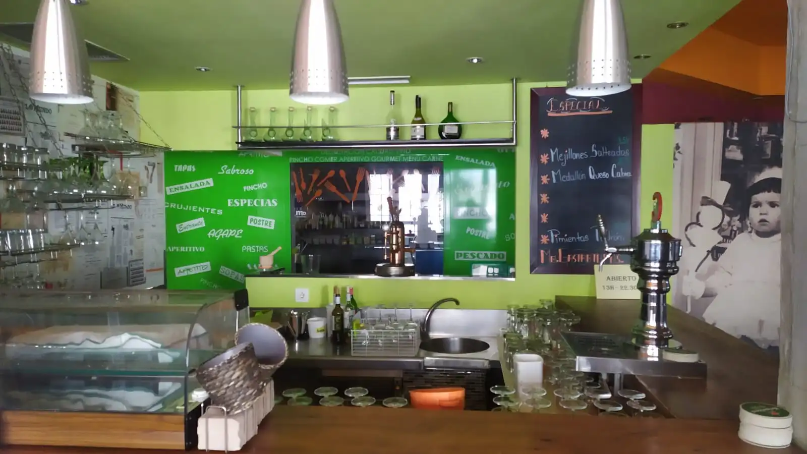 Geschaftsraum zur Miete in Nerja mit Klimaanlage, Heizung und Terrasse