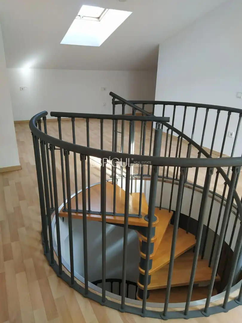 Maisonette zum Verkauf in Girona mit Klimaanlage, Heizung und Parkett